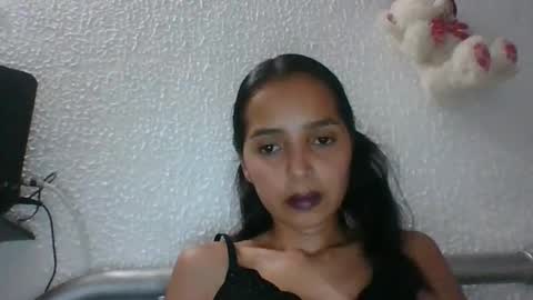 dayana_cruz online show from April 11, 2026, 8:35 pm