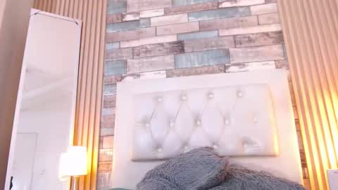 Dayana online show from November 12, 2025, 1:44 pm