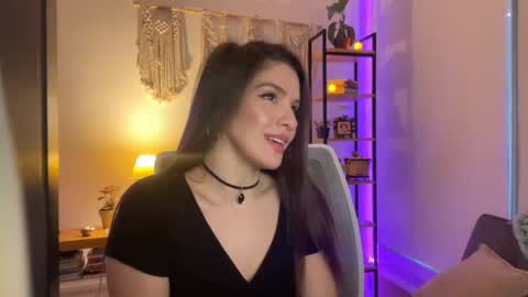 Snapshot of dayanavtx chatting on November 3, 2025, 6:42 pm dayanavtx online show from November 3, 2025, 6:42 pm