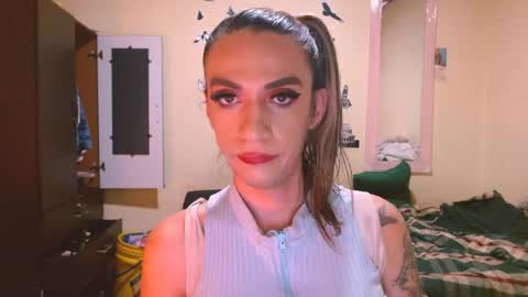 dayanna_01_ online show from May 16, 2026, 7:56 pm