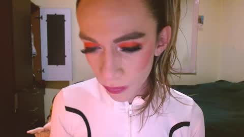 dayanna_01_ online show from June 2, 2026, 8:11 pm