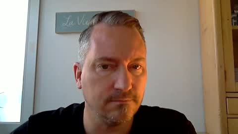 daytrader77 online show from April 22, 2026, 10:28 am