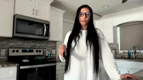 Dazey online show from June 17, 2026, 6:42 pm