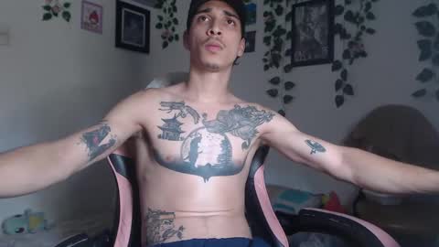 dazzayy online show from December 22, 2024, 8:36 pm