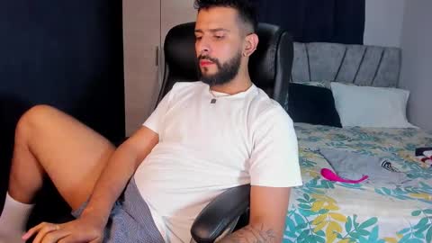 dcollins_ online show from October 25, 2025, 4:20 am