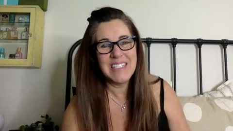 Snapshot of ddmolly chatting on January 2, 2025, 8:02 pm DDMolly online show from January 2, 2025, 8:02 pm