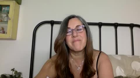 Snapshot of ddmolly chatting on March 28, 2026, 3:28 am DDMolly online show from March 28, 2026, 3:28 am