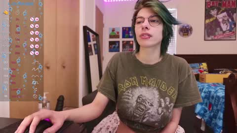 Snapshot of deadratsoup chatting on January 23, 2025, 4:04 pm Rat online show from January 23, 2025, 4:04 pm