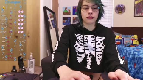 Snapshot of deadratsoup chatting on February 4, 2025, 3:26 pm Rat online show from February 4, 2025, 3:26 pm