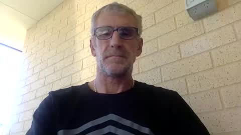 deanofflove2210 online show from February 6, 2025, 4:42 am