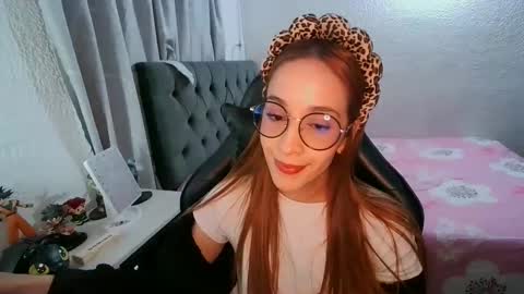 Snapshot of dear_juliet chatting on October 3, 2025, 12:29 am Juliet online show from October 3, 2025, 12:29 am