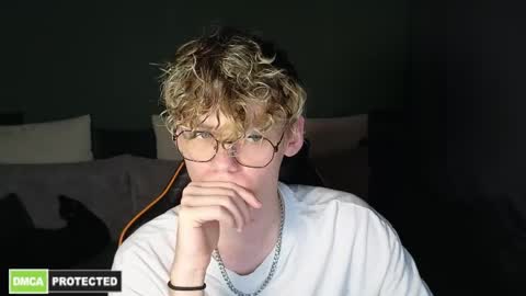 Snapshot of dear_kirill chatting on April 14, 2026, 11:44 pm dear kirill online show from April 14, 2026, 11:44 pm