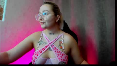 Snapshot of debbie_taylor chatting on December 13, 2024, 7:10 pm Debbie Mon Tue Fri Sun Sat GMT 3 1000am - 0400pm  online show from December 13, 2024, 7:10 pm