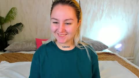 Snapshot of debbie_taylor chatting on October 13, 2025, 5:13 pm Debbie Mon Tue Fri Sun Sat GMT 3 1000am - 0400pm  online show from October 13, 2025, 5:13 pm