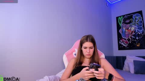 Jennifer online show from September 24, 2025, 10:35 pm