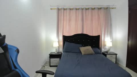  Dbora  online show from March 8, 2025, 8:14 pm