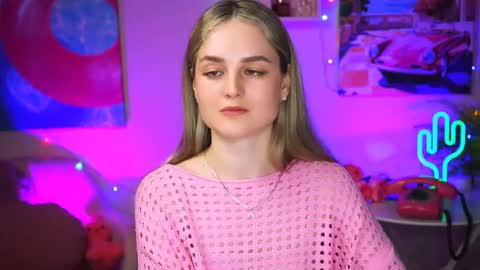 Debora online show from March 7, 2025, 3:49 pm