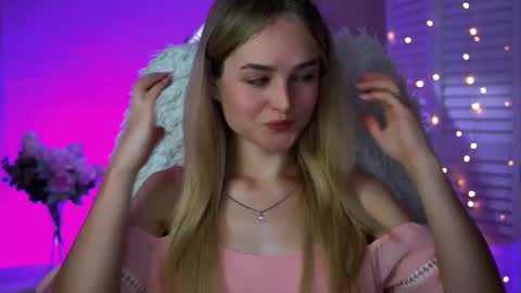 Debora online show from September 17, 2025, 7:43 am