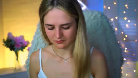 Debora online show from September 18, 2025, 3:52 am