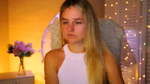 Debora online show from November 9, 2025, 4:22 am