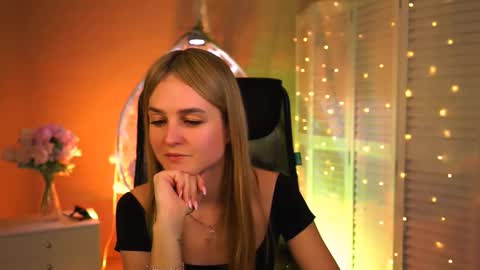 Debora online show from March 8, 2026, 5:44 am