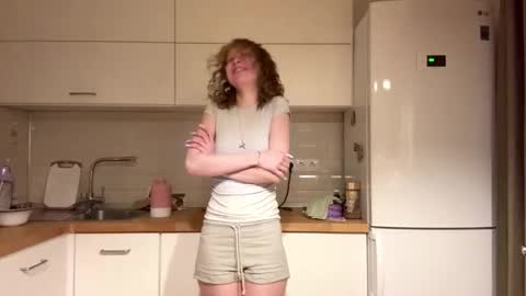 Hello My name is Sarah im new model here and little but shy. online show from January 18, 2026, 5:17 pm