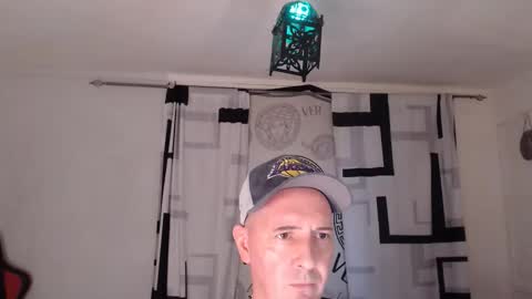 Snapshot of decusbomont chatting on June 6, 2026, 10:25 pm decusbomont online show from June 6, 2026, 10:25 pm