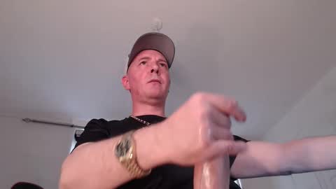 Snapshot of decusbomont chatting on June 7, 2026, 10:30 am decusbomont online show from June 7, 2026, 10:30 am