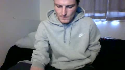 Dee4dayz online show from April 17, 2026, 8:45 pm