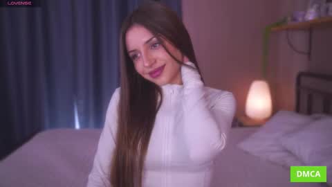 Snapshot of deeptalkss_ chatting on November 19, 2025, 8:25 am Eva online show from November 19, 2025, 8:25 am