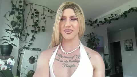 deesonders997 online show from May 15, 2026, 10:39 pm
