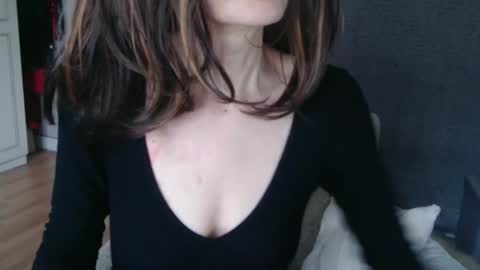 KamiDevi online show from November 8, 2025, 2:50 pm