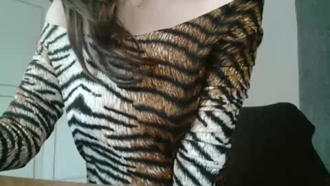 KamiDevi online show from January 8, 2026, 2:52 pm