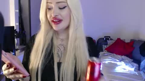 Snapshot of deewhitee chatting on April 29, 2026, 1:43 am Jenna online show from April 29, 2026, 1:43 am