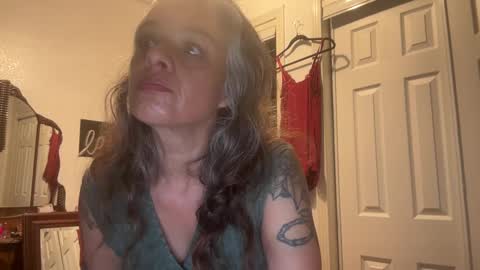 Snapshot of degeneratesaint chatting on October 6, 2025, 3:04 am Tori online show from October 6, 2025, 3:04 am