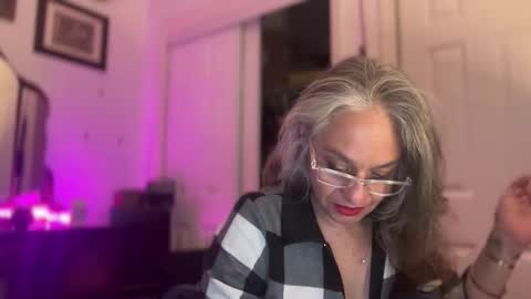 Tori online show from November 16, 2025, 3:01 am