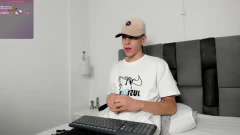 Snapshot of dei_v_48 chatting on March 10, 2025, 8:45 pm DEIVY online show from March 10, 2025, 8:45 pm