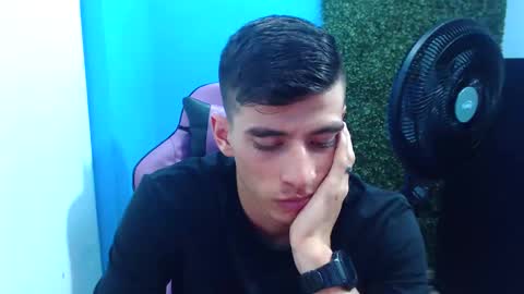 Snapshot of deiby_baby chatting on December 13, 2024, 3:38 am DEIBY online show from December 13, 2024, 3:38 am