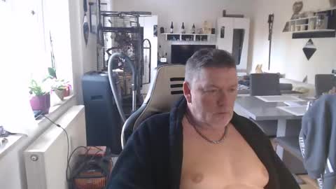 deinprinz2312 online show from December 4, 2024, 9:40 am