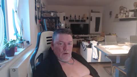 deinprinz2312 online show from January 10, 2025, 7:35 am