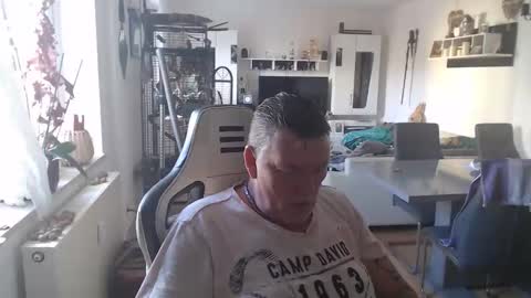 deinprinz2312 online show from October 13, 2025, 12:49 pm