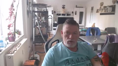 deinprinz2312 online show from November 3, 2025, 9:10 am