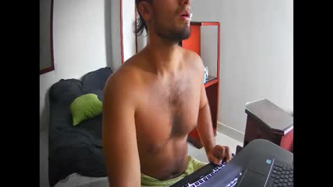 Snapshot of deividellobo chatting on November 27, 2025, 8:33 pm deividellobo online show from November 27, 2025, 8:33 pm