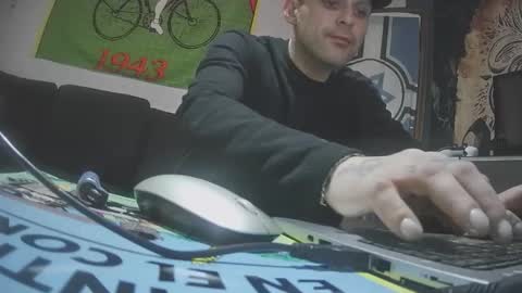 delaylaylay online show from March 31, 2026, 12:01 am