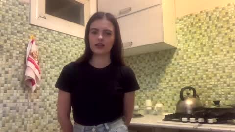 Kiki online show from April 3, 2026, 5:11 pm