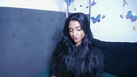 Delilah Blaze online show from December 17, 2025, 7:53 pm