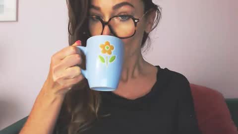 delilah_sweet online show from October 8, 2025, 3:42 pm