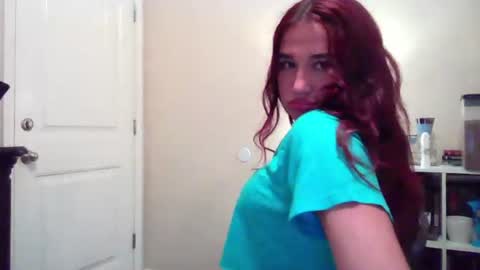 Snapshot of delilahraynee chatting on June 10, 2026, 1:06 am delilahraynee online show from June 10, 2026, 1:06 am