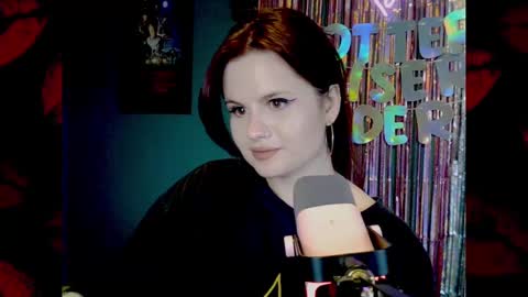 dellacrush_ online show from February 13, 2025, 5:44 pm