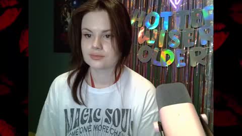 dellacrush_ online show from February 14, 2025, 10:17 am